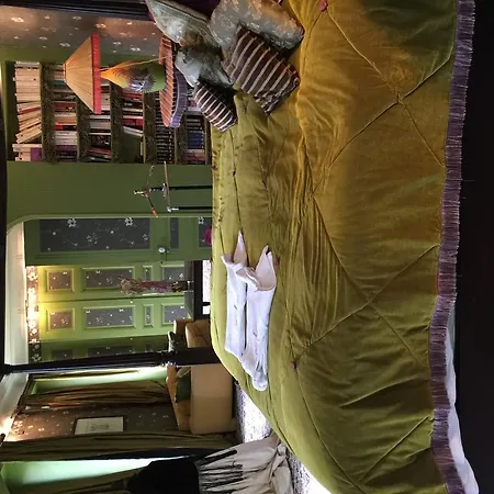 Carioca Bed & Breakfast 2*